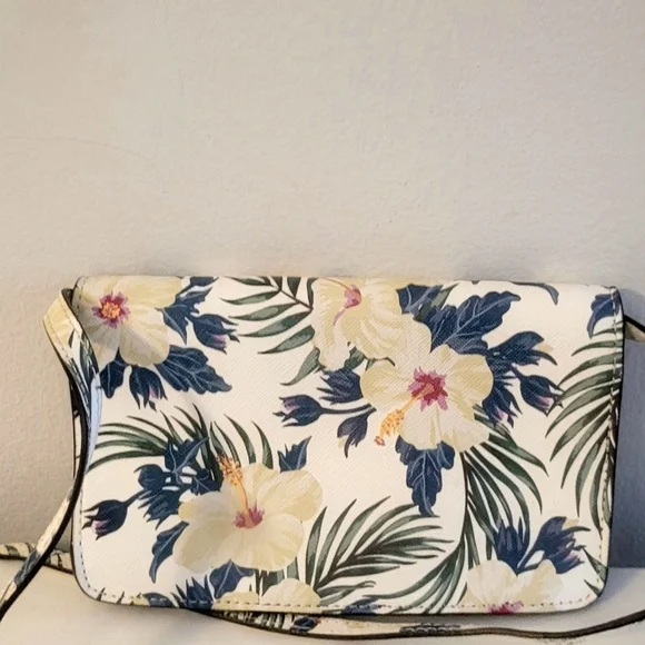 Henri Bendel Floral Crossbody - Picture 4 of 11